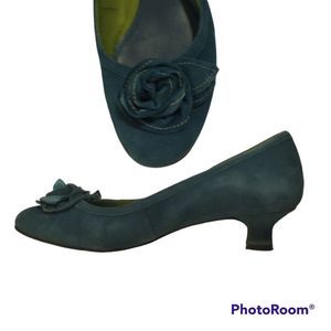 Antonio melani emerald suede pumps with floral accent